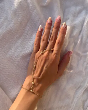 The golden ovoid Hand chain