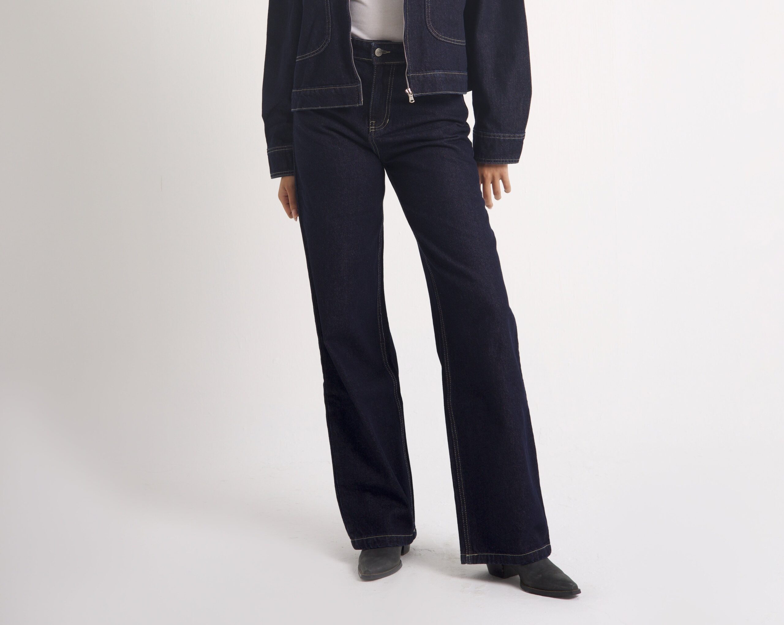 WIDE-LEG HIGH WAIST JEANS