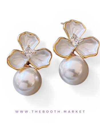 The Both - flower shaped faux pearl stud